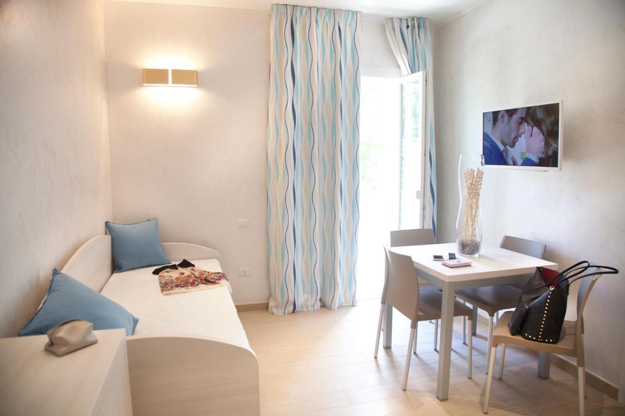 Marina Beach Aparthotel Rimini Exteriör bild
