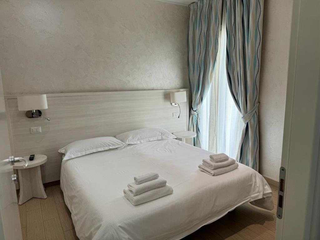 Marina Beach Aparthotel Rimini Exteriör bild