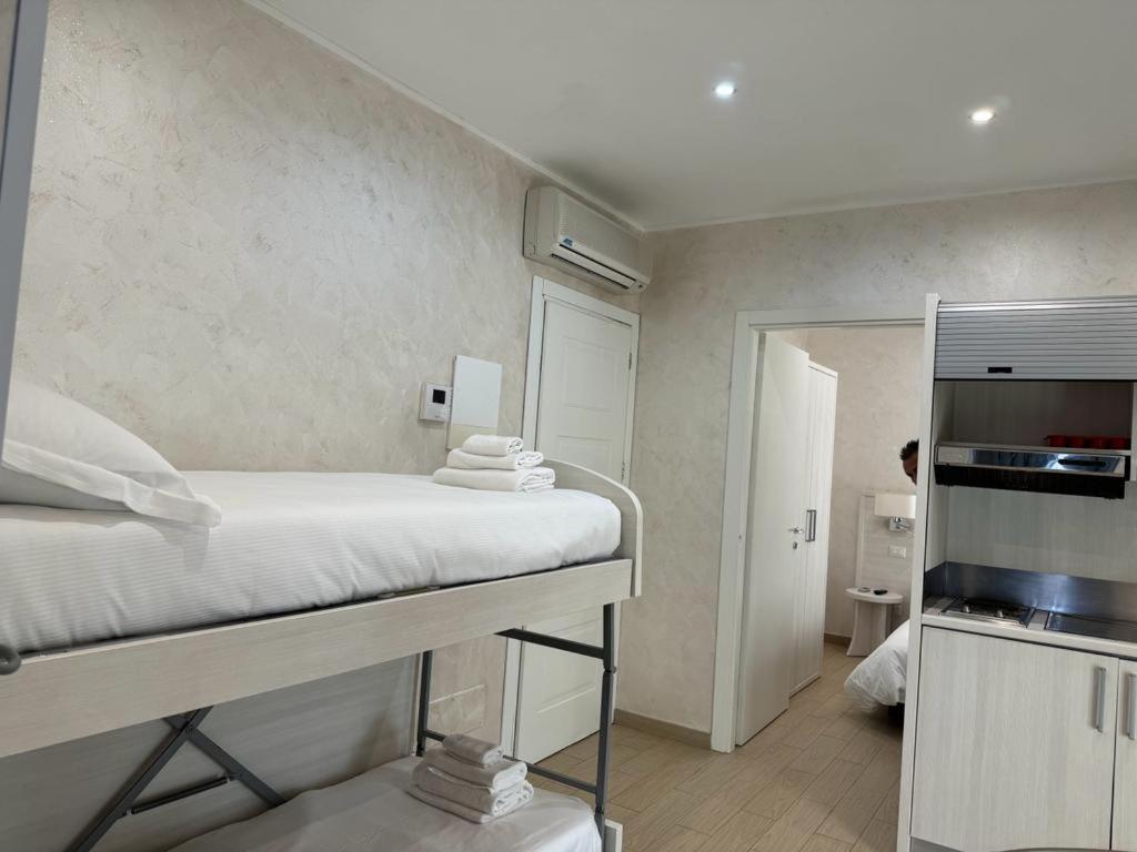 Marina Beach Aparthotel Rimini Exteriör bild