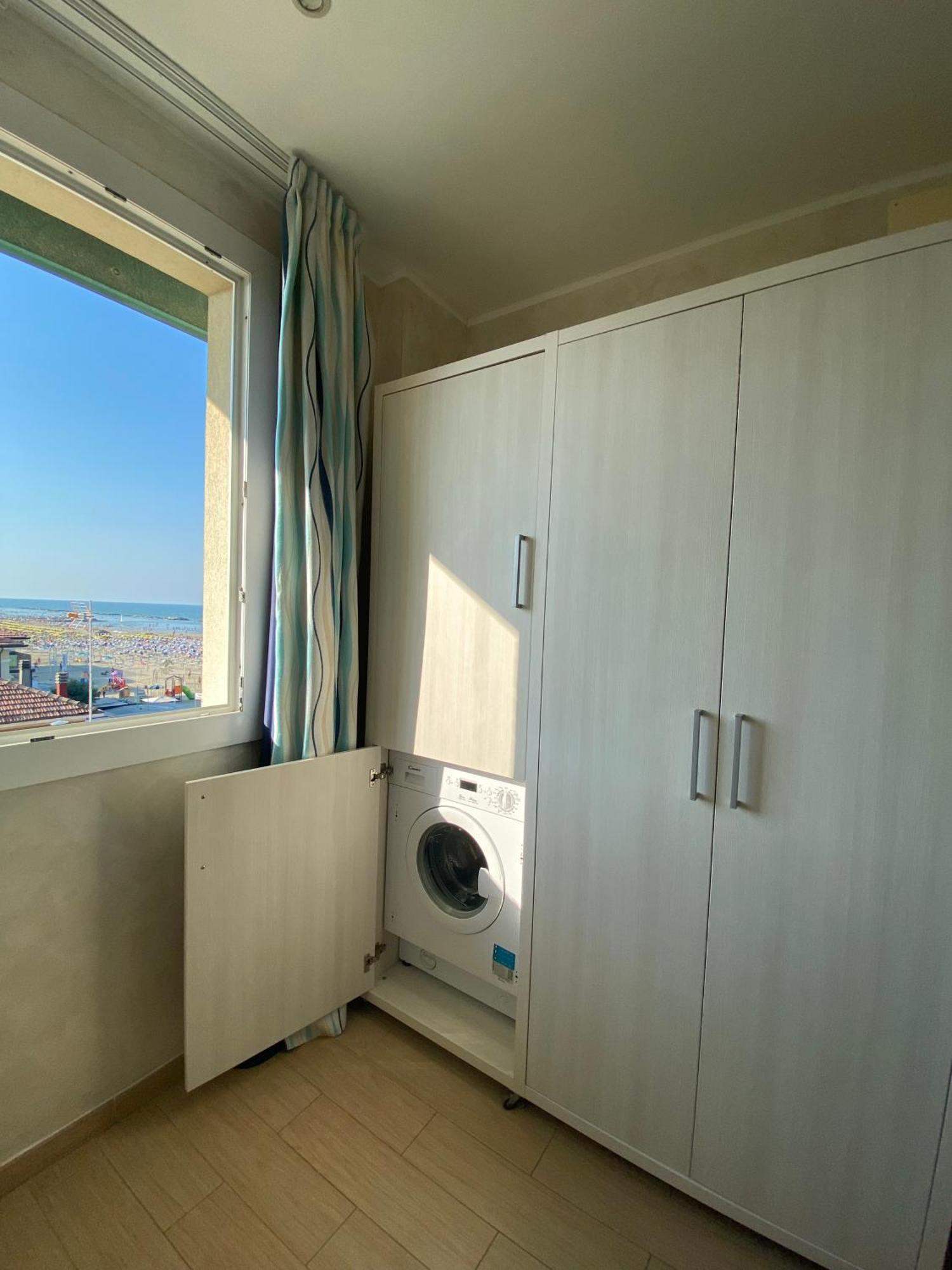 Marina Beach Aparthotel Rimini Exteriör bild