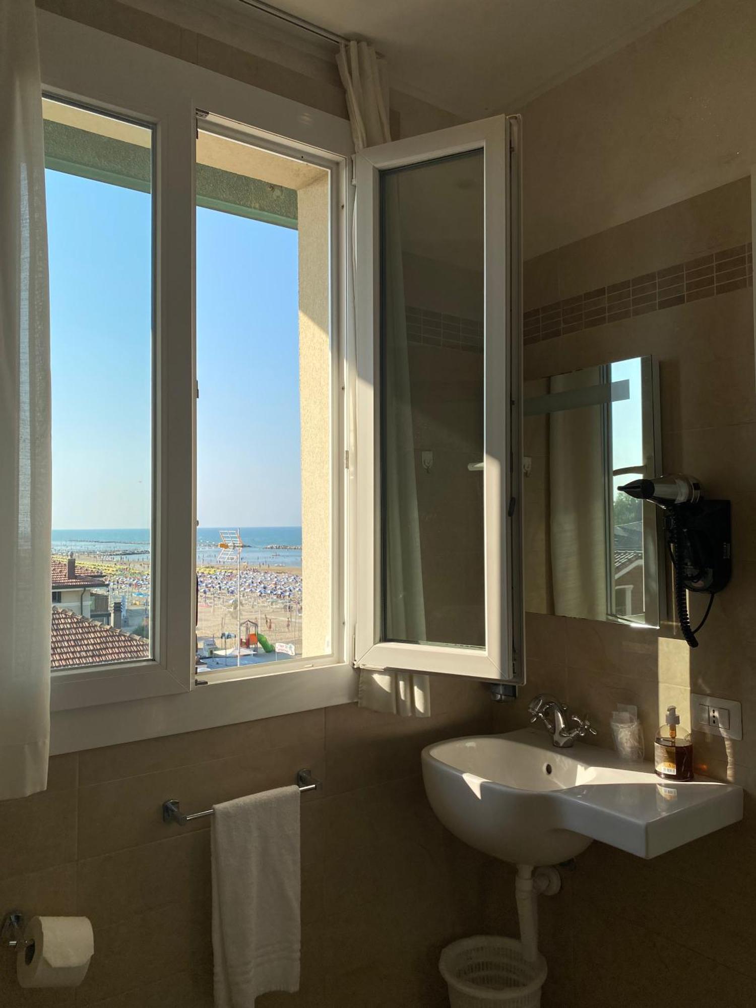 Marina Beach Aparthotel Rimini Exteriör bild